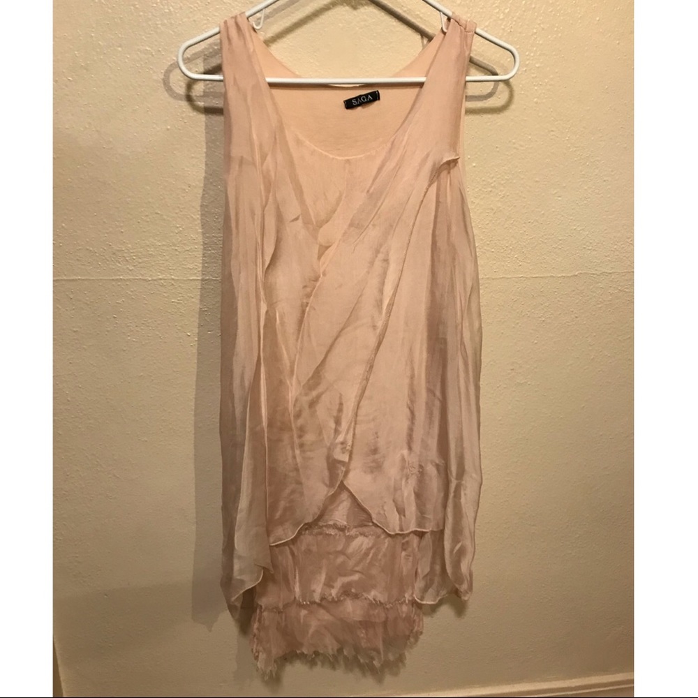 Sleeveless flowy pink dress. Made in Italy